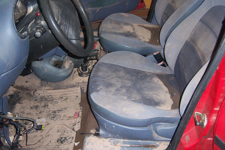 Higienização de Carros Alagados - Antes