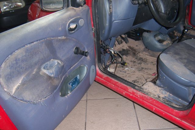 Higienização de Carros Alagados - Antes